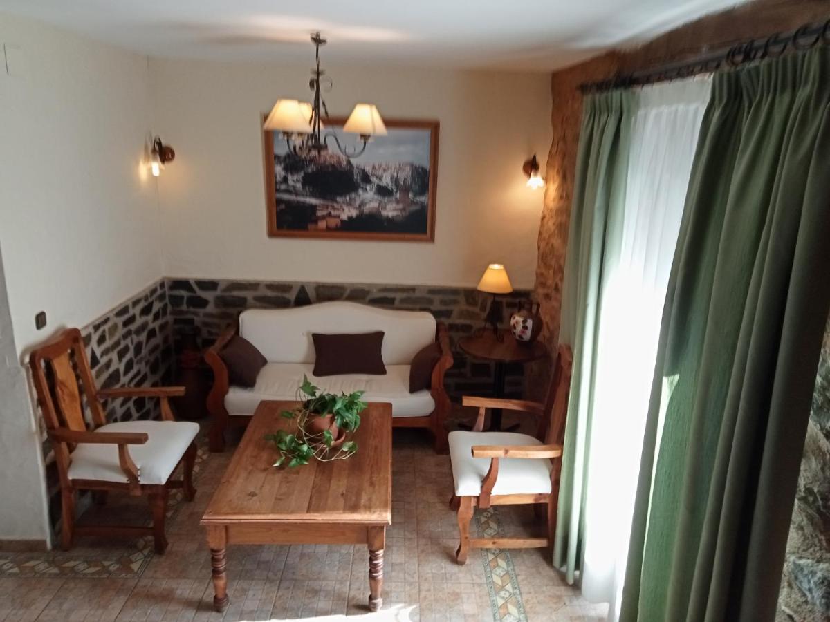 Hotel Villa De Berzocana Екстер'єр фото