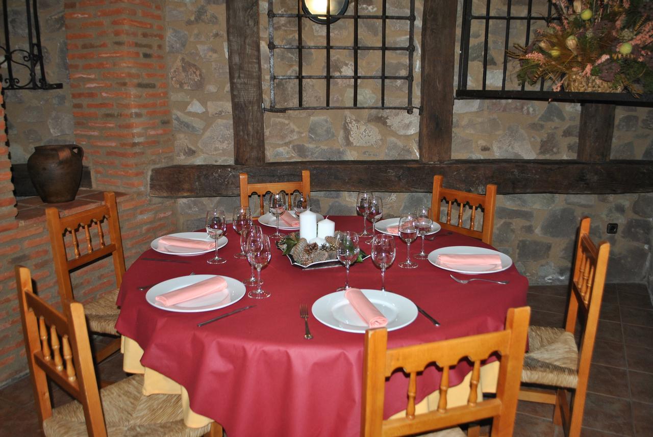 Hotel Villa De Berzocana Екстер'єр фото
