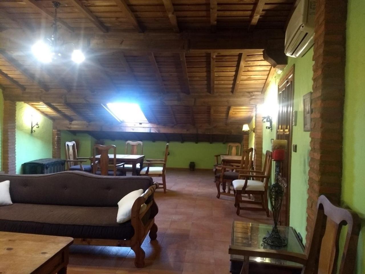Hotel Villa De Berzocana Екстер'єр фото