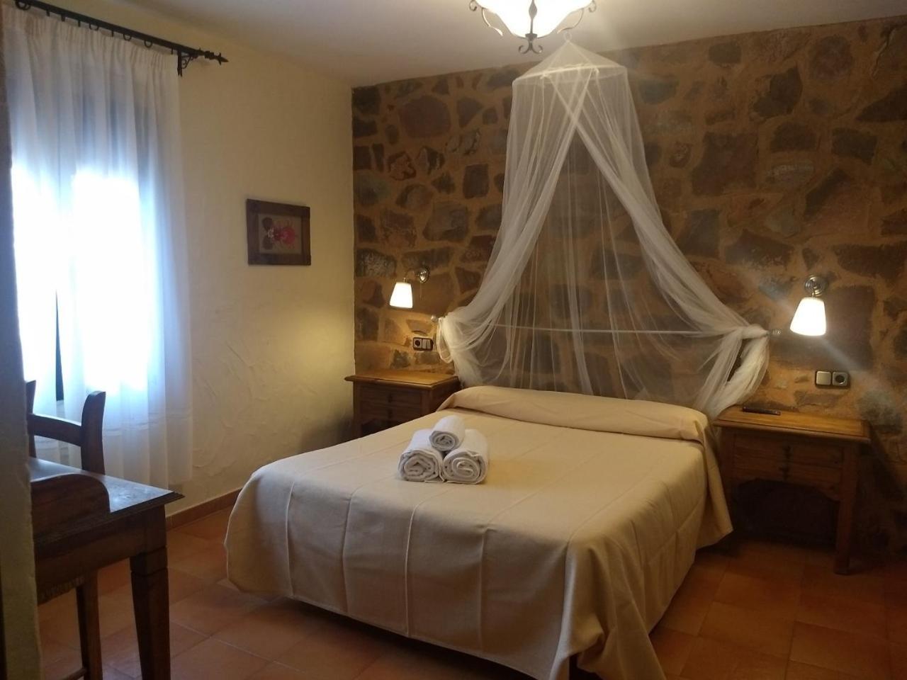 Hotel Villa De Berzocana Екстер'єр фото