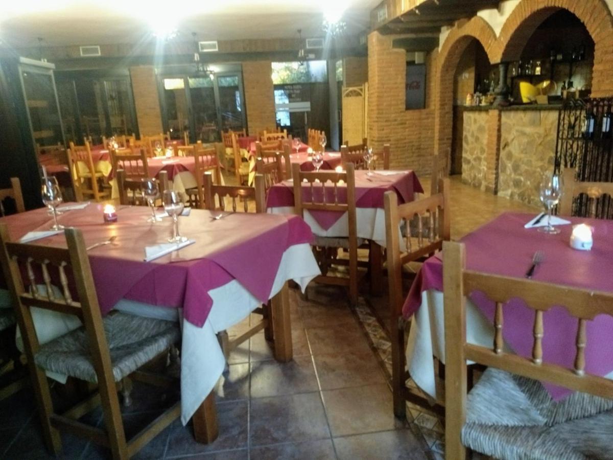 Hotel Villa De Berzocana Екстер'єр фото